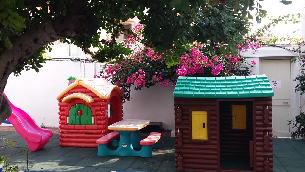 Club Salina Wharf Aparthotel Qawra Exterior photo